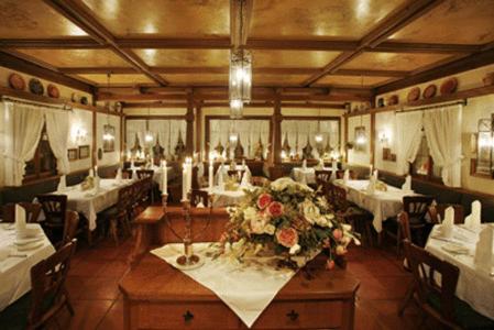 Hotel-Restaurant Esbach Hof Kitzingen Bagian luar foto